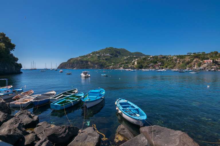 Baia di Cartaromana e Scogli di Sant'Anna Baia di Cartaromana e Scogli di Sant'Anna